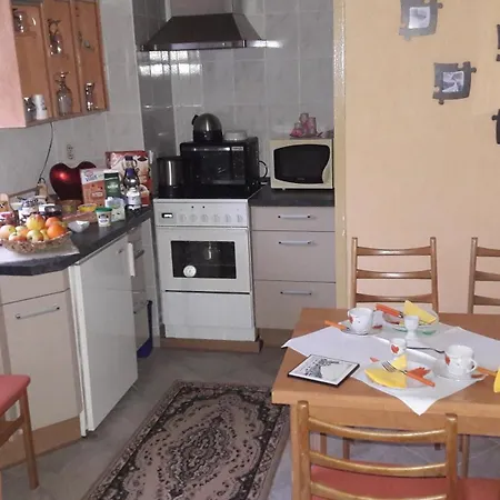 Zum Bauernhof Mit Egeln