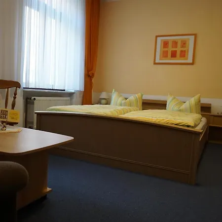 Zum Bauernhof Mit Egeln