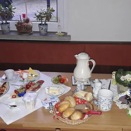 Zum Bauernhof Mit ゲストハウス