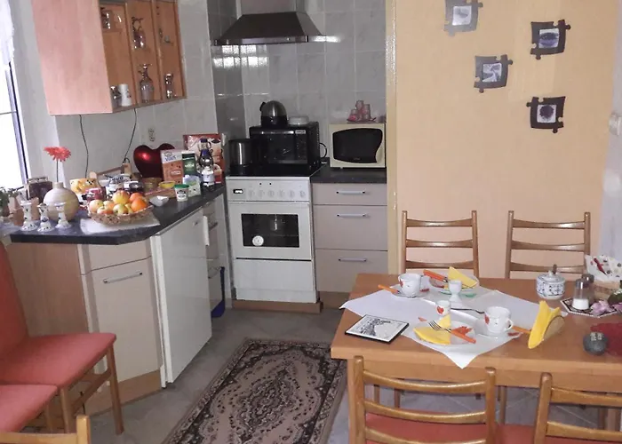 Zum Bauernhof Mit Egeln